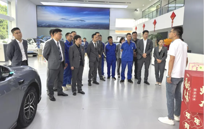 汽貿(mào)公司黨支部開展“走出去、學(xué)進(jìn)來，改作風(fēng)、促發(fā)展”貫徹中央八項(xiàng)規(guī)定精神學(xué)習(xí)教育走深走實(shí)主題黨日活動(dòng)