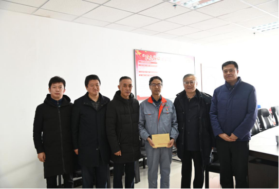 走訪慰問(wèn)專家人才，為人才創(chuàng)新?tīng)I(yíng)造良好的環(huán)境